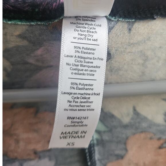 LuLaRoe Black with Multicolor Flowers Perfect T - XS - Picture 3 of 3